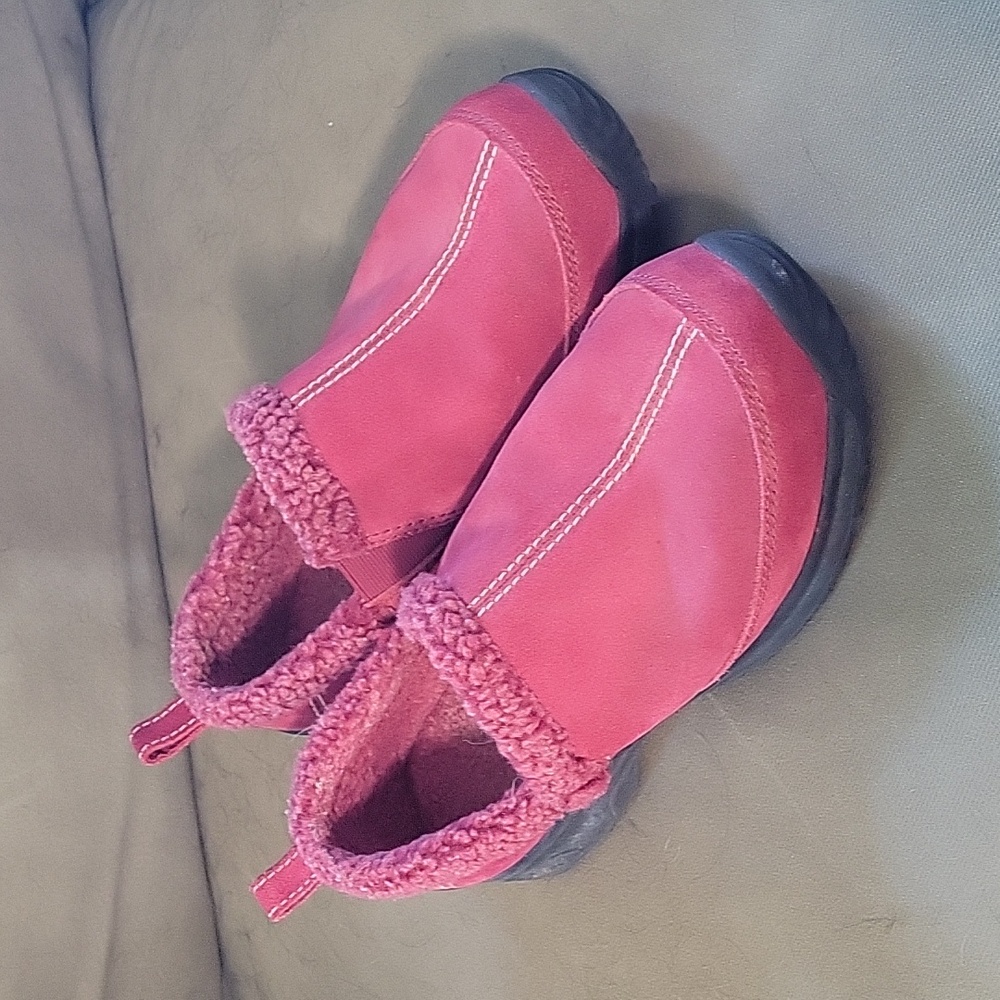 Lands end 8.5 red suede shoes